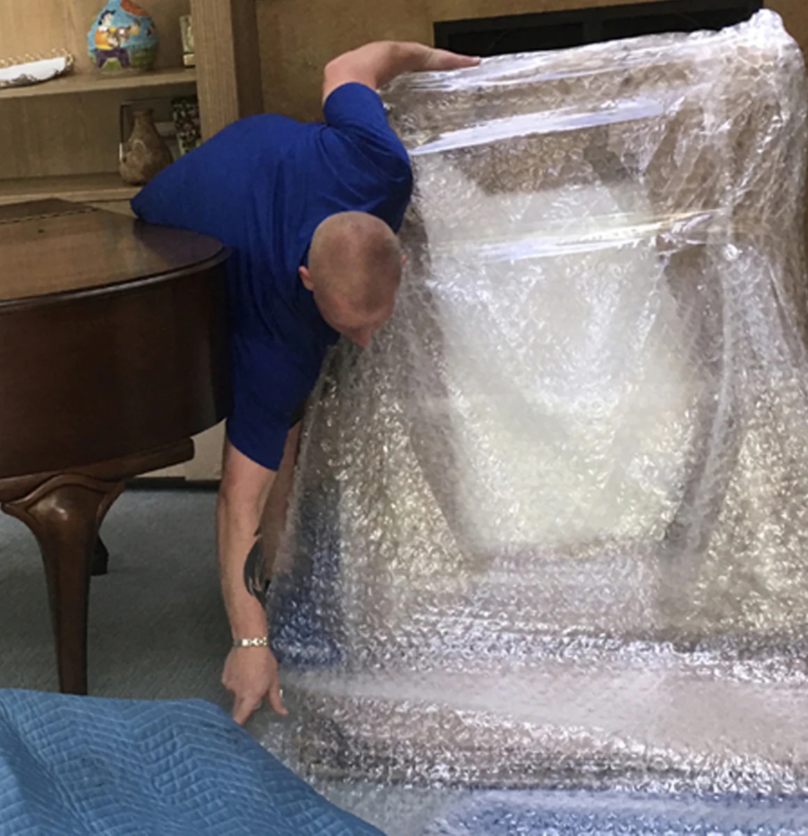 نقل أثاث الشقق بسرعة وأمان